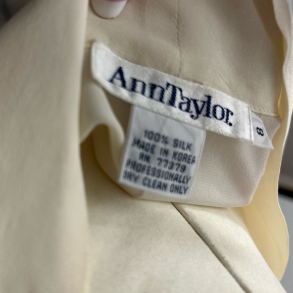 🔴SOLD🔴🌹Ann Taylor 100% Silk Mother of pearl buttons 8🌹 - Picture 7 of 9